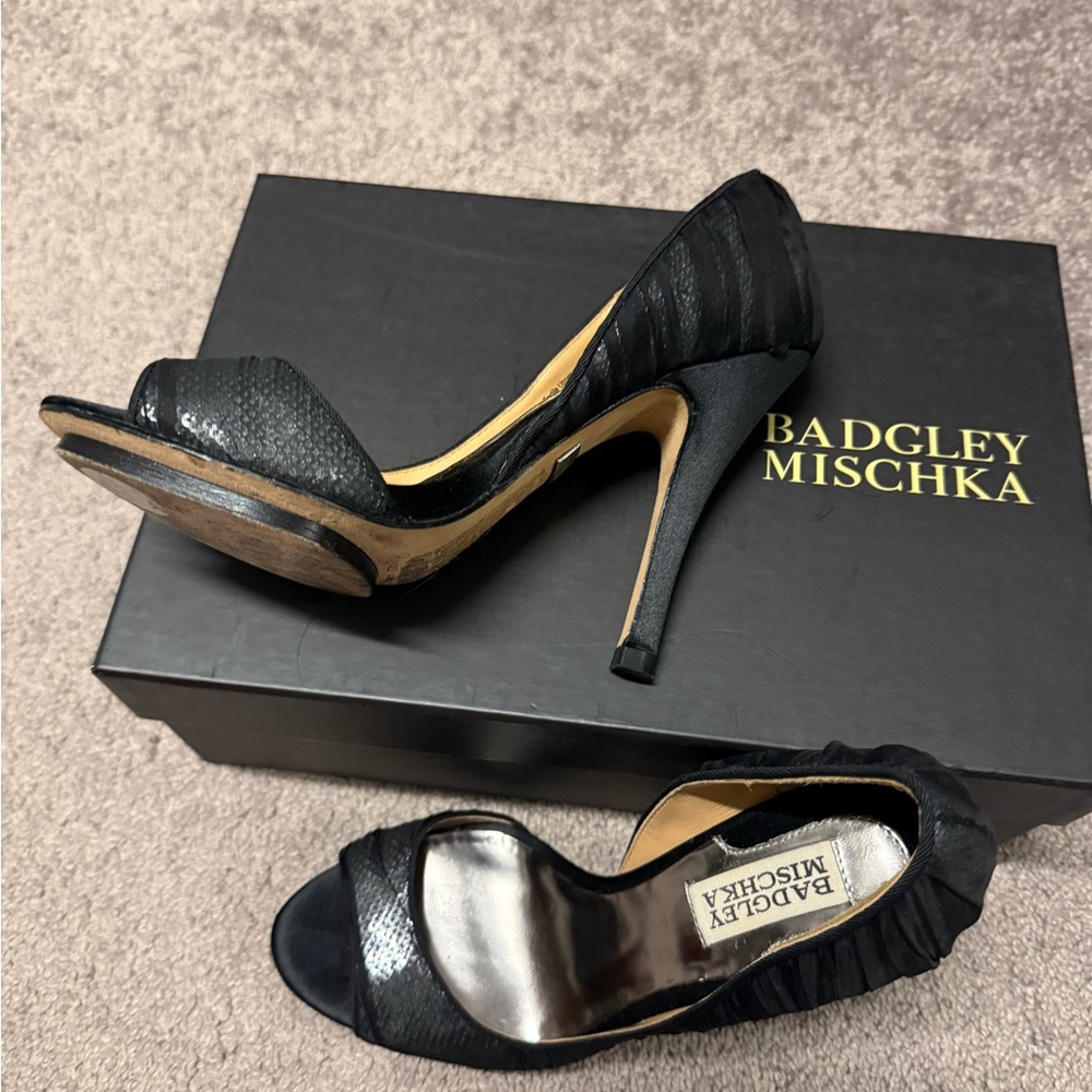 Badgley Mischka Black Textured Heels